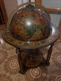 Mappamondo porta bottiglie