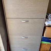 Scarpiera con 4 cassettoni molto capiente e solida