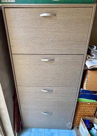 Scarpiera con 4 cassettoni molto capiente e solida