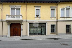 NEGOZIO A CASTIGLIONE DELLE STIVIERE