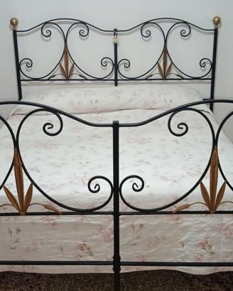 Letto matrimoniale artigianale in ferro battuto 