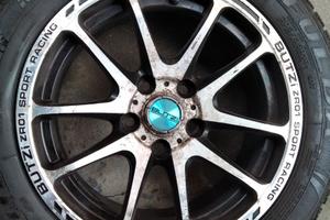 Cerchi in lega a 5 fori da 16''