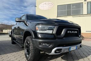 DODGE RAM V8 HEMI CREW CAB - REBEL