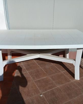 tavolo da giardino 
