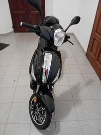 Scooter elettrico|Nero|2 km fatti|come nuovo