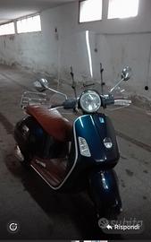 Splendida Vespa gts 125