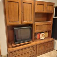 mobile salotto con poggia TV orientabile