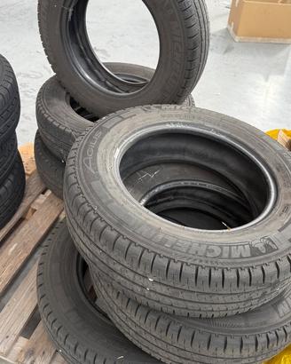 6 Pneumatici Michelin Agilis per furgone 195/75R16