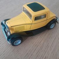 Modellino 1932 Ford 3-Window Coupe - Kinsmart 1/34