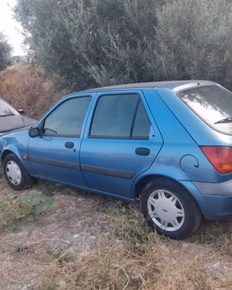 Ford Fiesta 1.2i 16V cat 5 porte Ghia