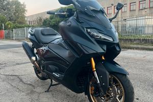 Tmax 560 tech max accessoriato
