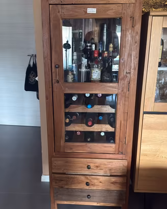 Credenza per vini in legno naturale