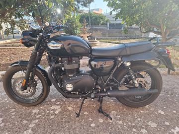 Bonneville T100 Black