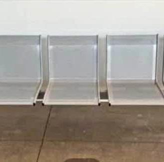 PANCA SALA D'ATTESA 4 POSTI + TAVOLINO