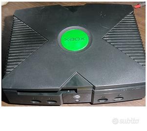 XBOX video game system DEL 2004  guasta
