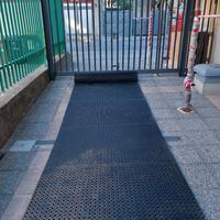 Tappeto passerella ad anelli in gomma in rotolo 5M