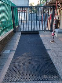 Tappeto passerella ad anelli in gomma in rotolo 5M