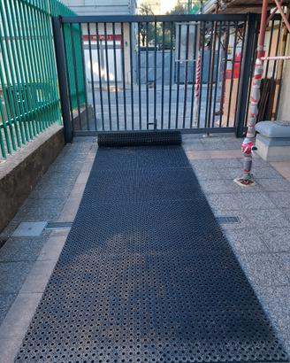 Tappeto passerella ad anelli in gomma in rotolo 5M