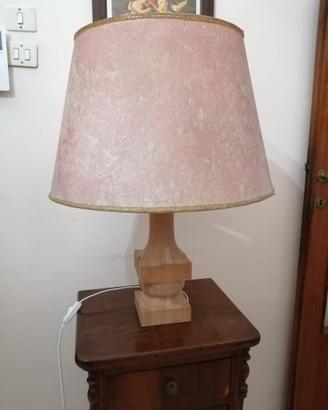 Lampada da tavolo, legno artigianale con paralume