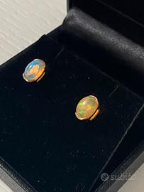 Orecchini in oro 14k con opale
