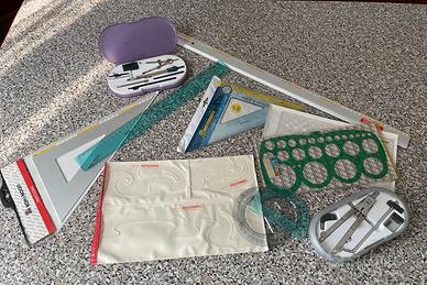 Materiale scolastico per disegno tecnico