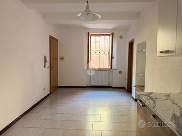2 LOCALI A PESARO