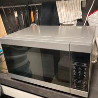 Forno a microonde nuovo mai usato Sharp