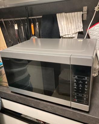 Forno a microonde nuovo mai usato Sharp