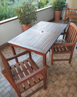 Tavolo in legno da esterno con 2 sedie e 1 panca