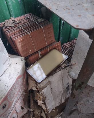 piastrelle avanzati dai lavori 