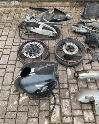 pezzi cbr 600 rr 2003