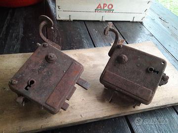 chiodi e serrature d'epoca