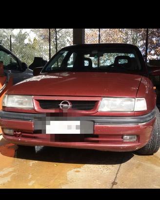 0pel Vectra ,auto d epoca( 33 anni)