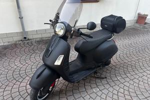 Piaggio Vespa 300 GTS SUPER NERO OPACO PERMUTABILE