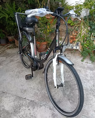 Bici elettrica italiana nuova in alluminio misura 