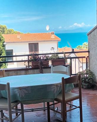 Casa su due livelli vista mare