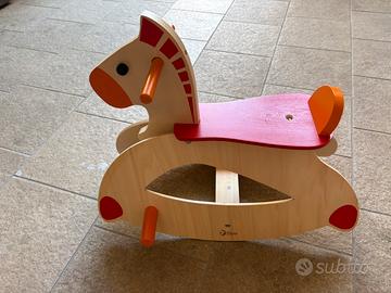 Cavallino dondolo legno giocattolo