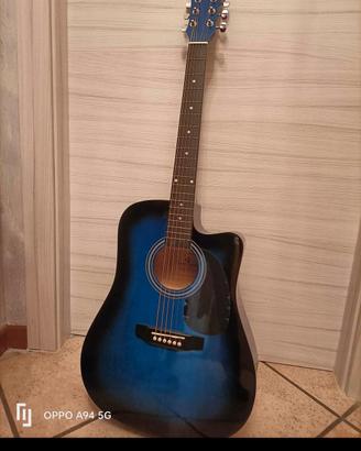Chitarra acustica 