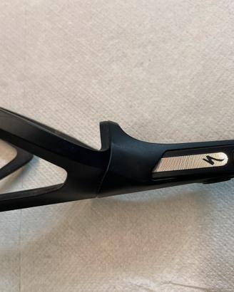 Porta borraccia con attrezzi integrato