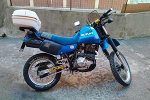 SUZUKI DR 600