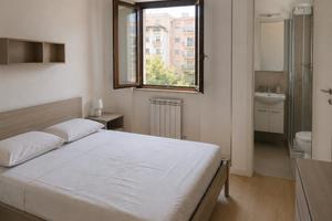 Camera con Bagno Privato a Borgo Roma
