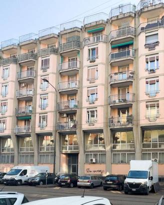 Immobile di 1570 m² a Milano