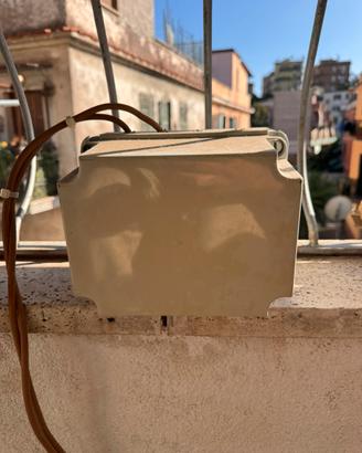Stabilizzatore di tensione 220w