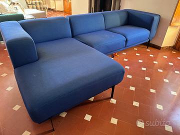Divano componibile blu moderno