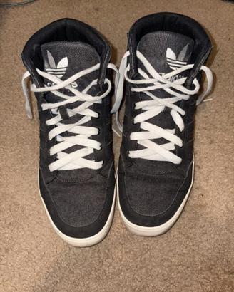 Scarpe da ginnastica Adidas alte nere