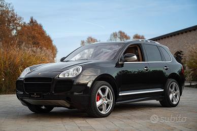 Porsche Cayenne TURBO - POR00228