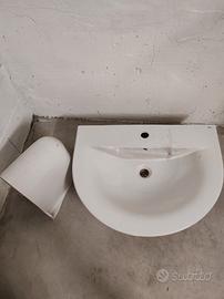 Lavabo con semicolonna sospesa