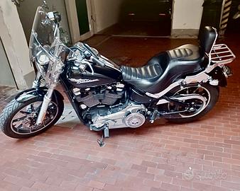 Harley Davidson FXLR nera