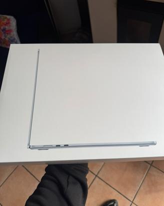 Mac book air 15’ M4 24gb ssd1TB