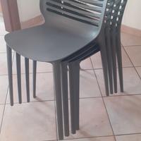 quattro sedie moderne in Polipropilene grigie
